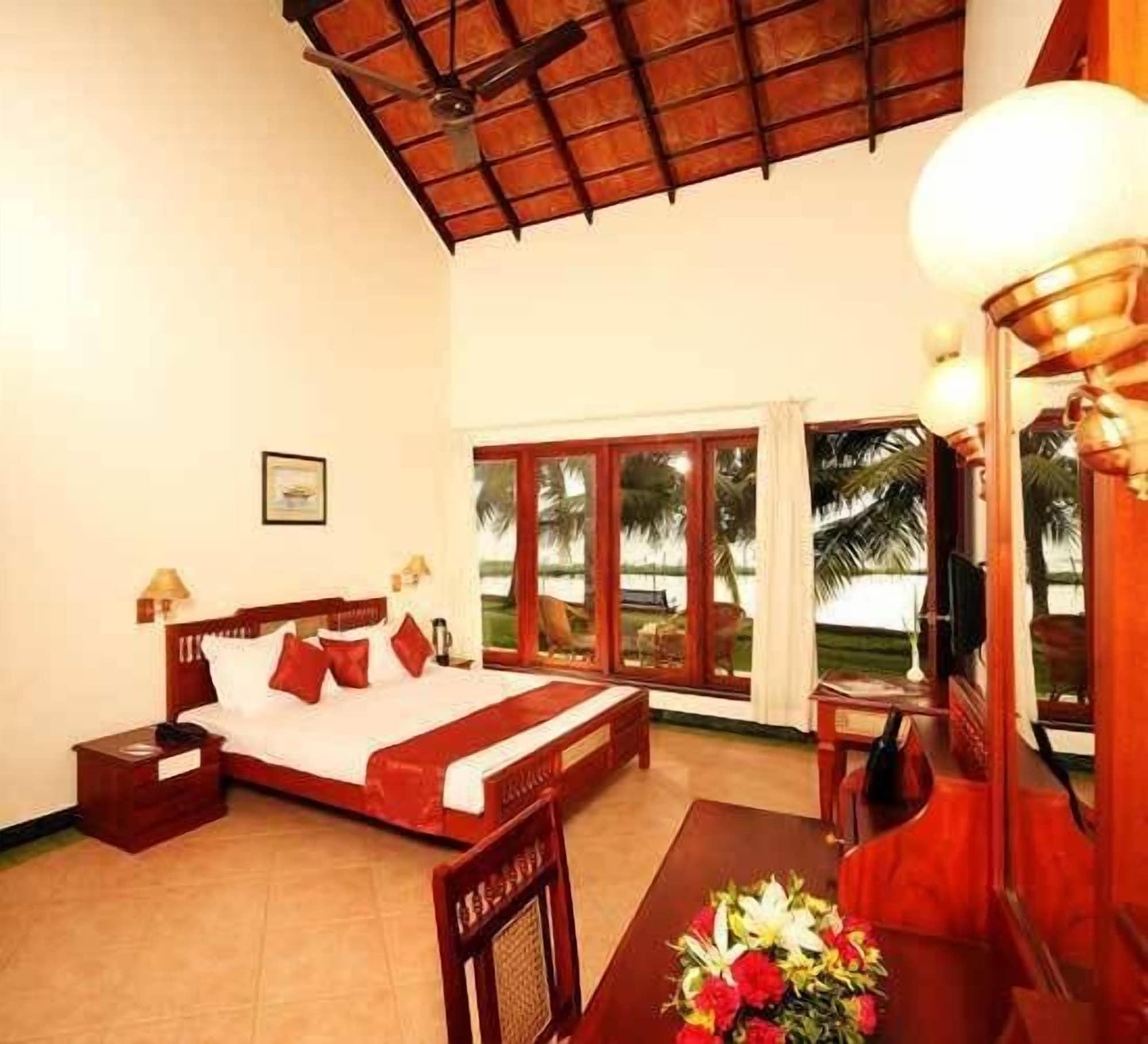 Hotel Abad Whispering Palms Kumarakom Esterno foto