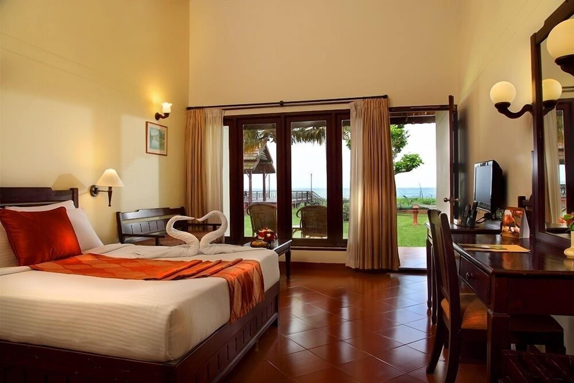 Hotel Abad Whispering Palms Kumarakom Esterno foto