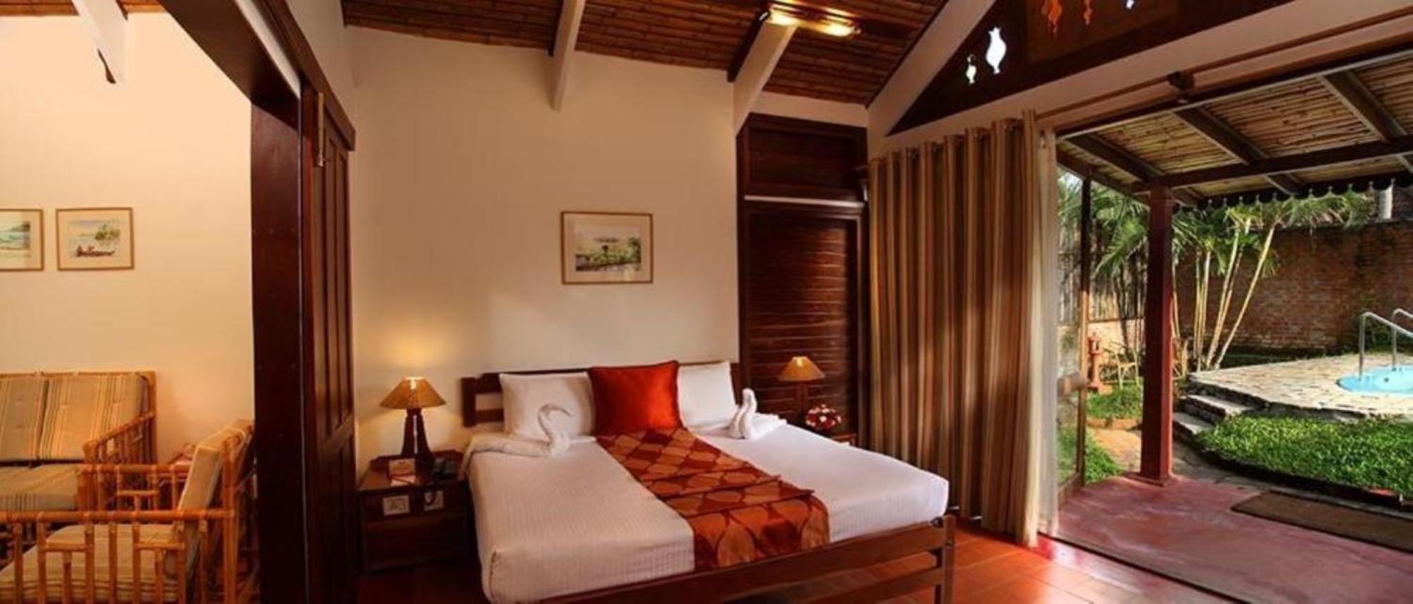 Hotel Abad Whispering Palms Kumarakom Esterno foto
