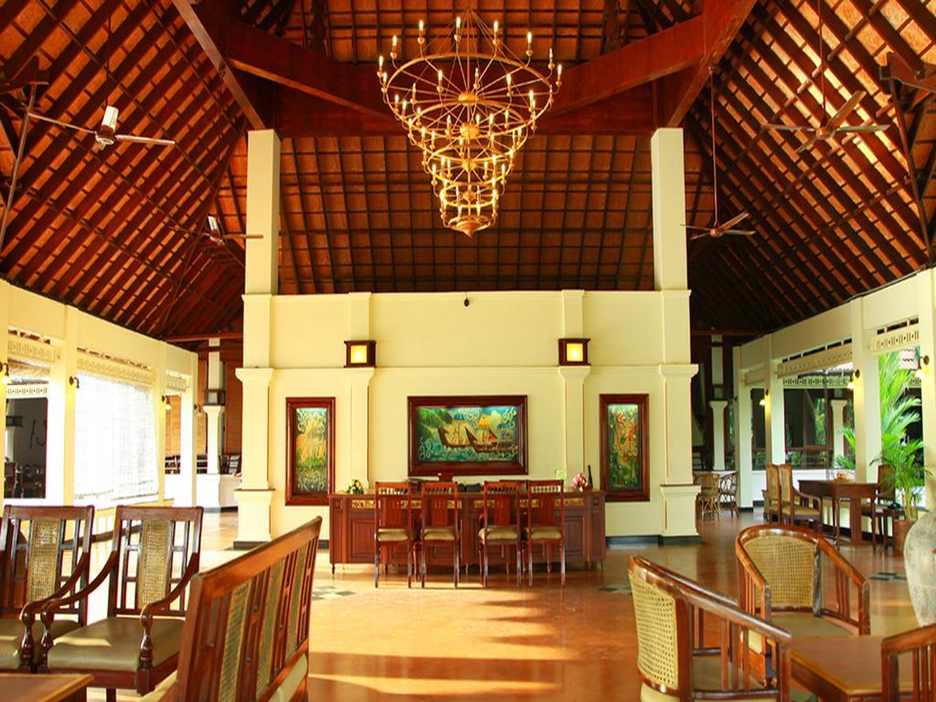Hotel Abad Whispering Palms Kumarakom Esterno foto