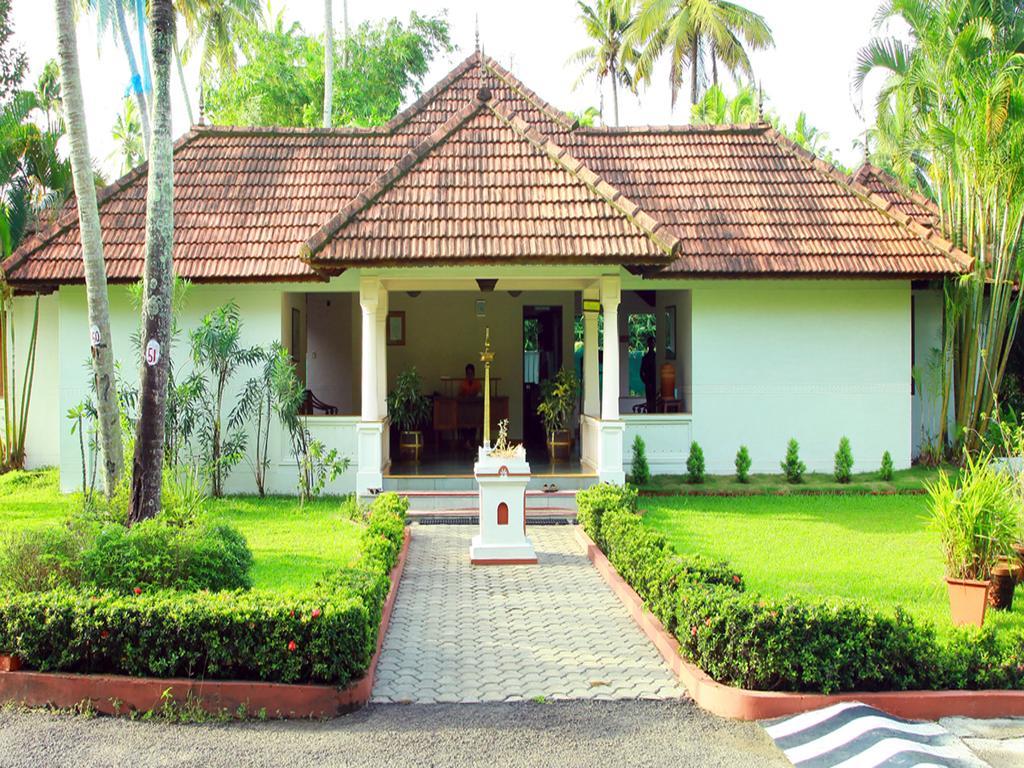 Hotel Abad Whispering Palms Kumarakom Esterno foto
