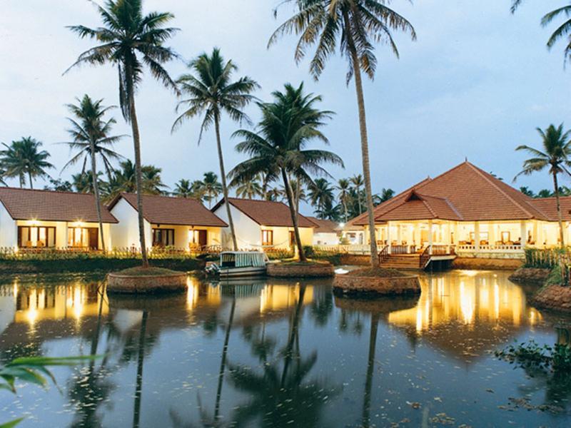 Hotel Abad Whispering Palms Kumarakom Esterno foto